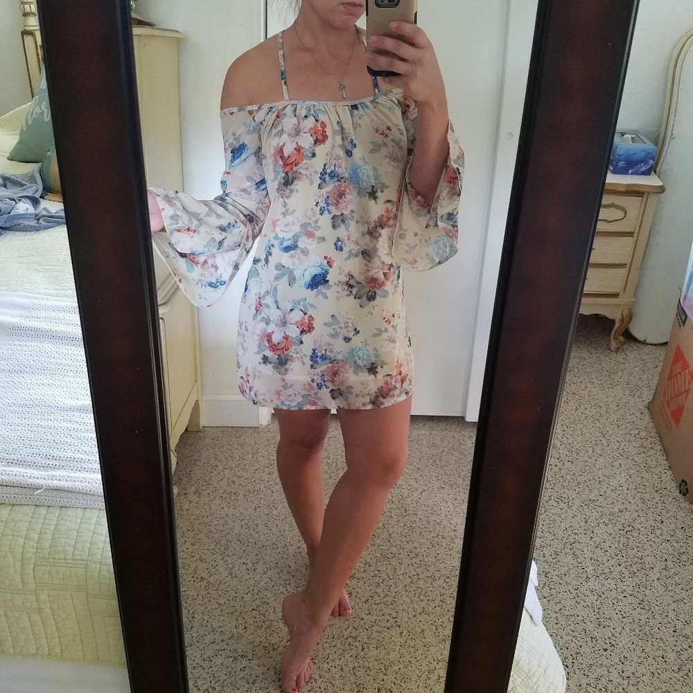 Floral Tobi Cold Shoulder Dress xs